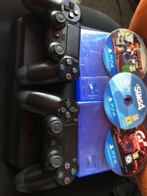 BOXED SONY PLAYSTATION 4 SLIM*CHU-2216A*500 GB HDD*1 CONTROLLER*USB CABLE*HDMI CABLE*3 GAMES